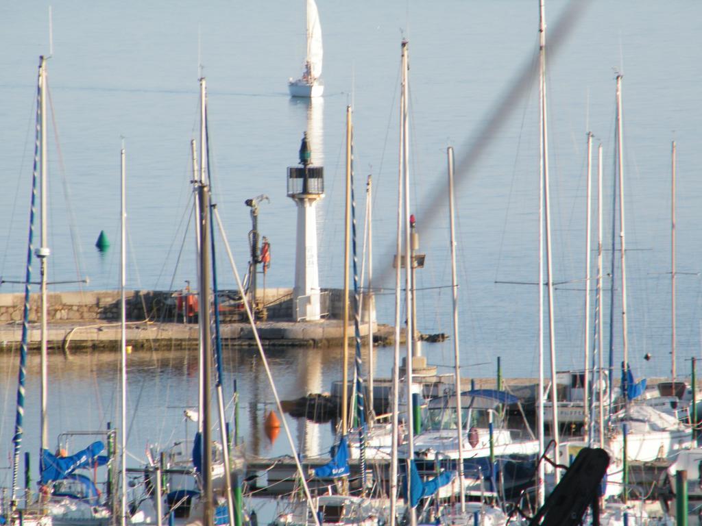 Chambres D'Hotes La Maison Sur Le Port Meze Luaran gambar