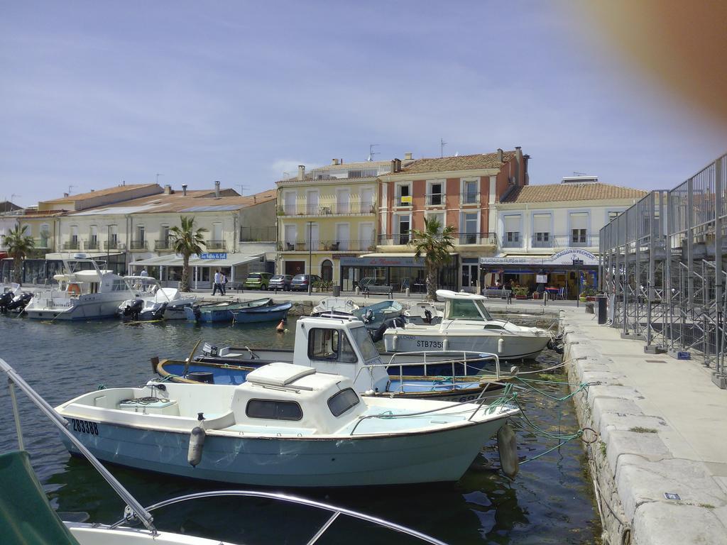 Chambres D'Hotes La Maison Sur Le Port Meze Luaran gambar