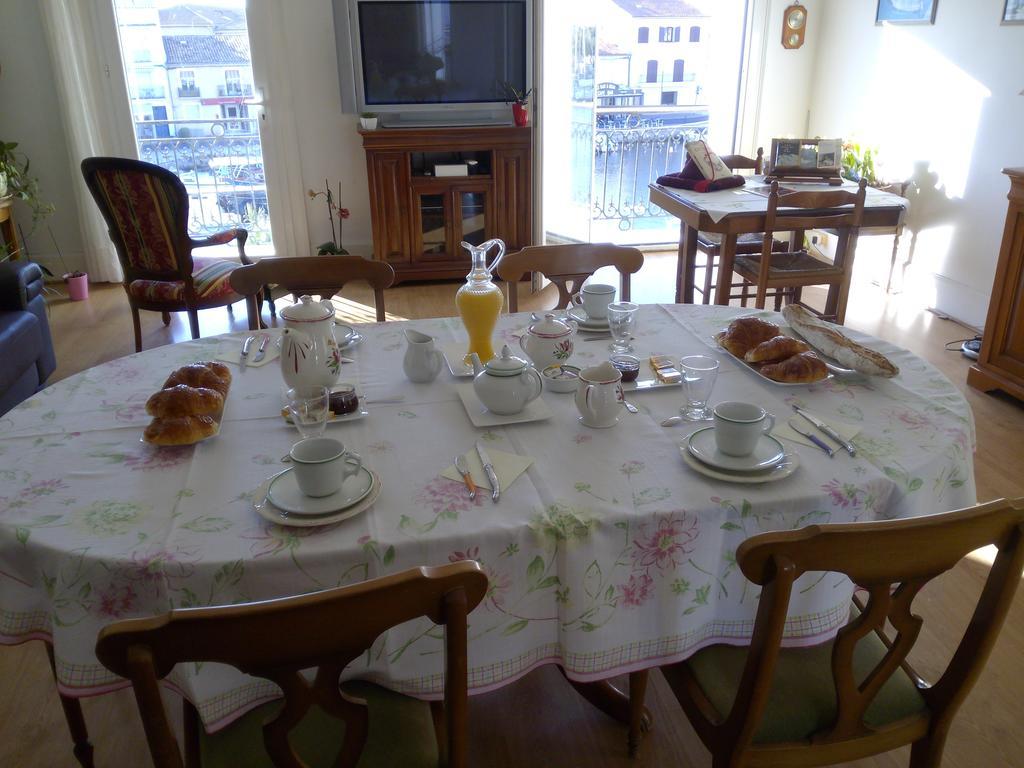 Chambres D'Hotes La Maison Sur Le Port Meze Luaran gambar